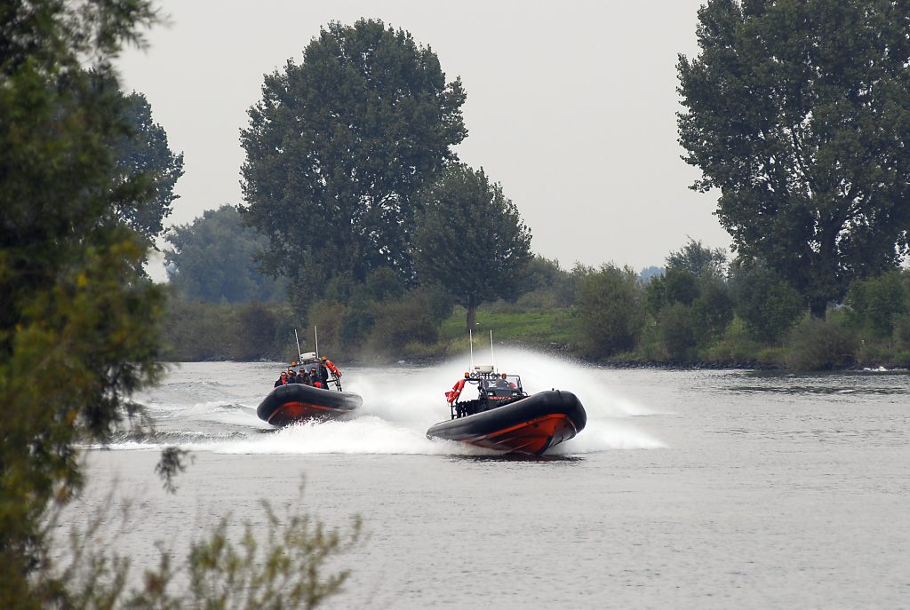 Rib varen, over water, boot, snelheid, wedstrijdje