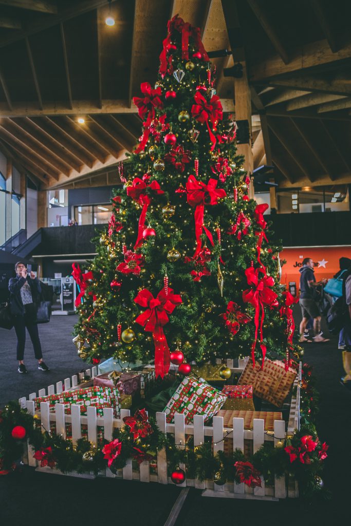 Kerstpakket markt, kerst, feest, kerstboom, kerstdecoratie